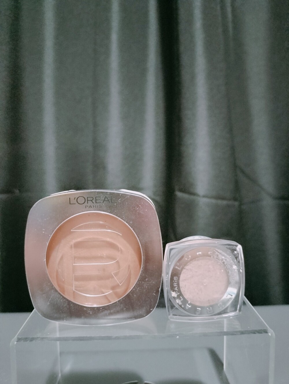 L'Oreal Paris True Match Tinted Foundation #5 Medium & Eyeshadow - Nude / Beige